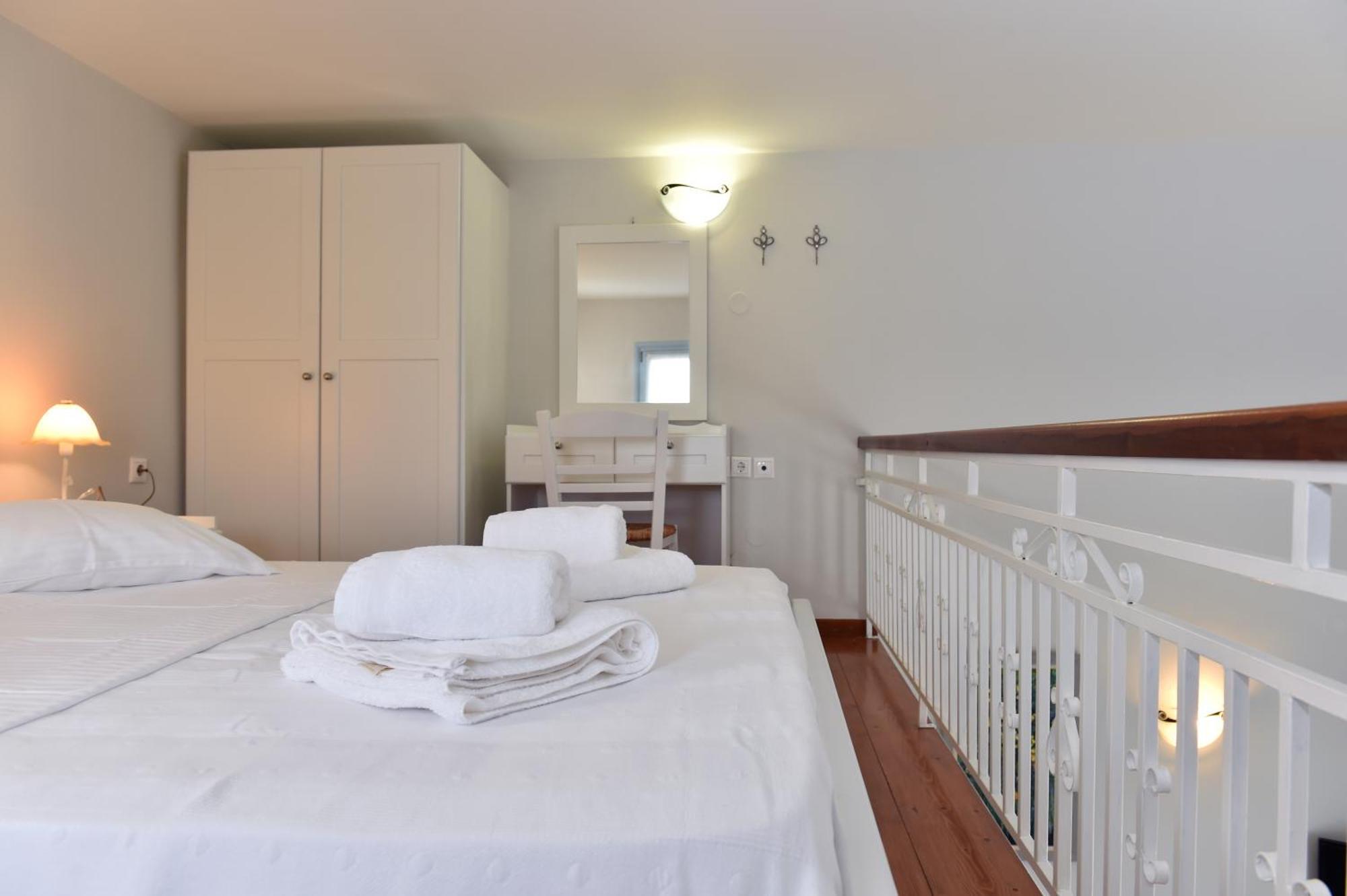 Tonia Apartments Paros クリシ・アクティ エクステリア 写真